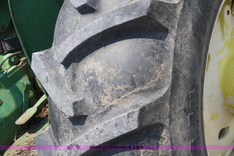 image for item 4979 1970 John Deere 1520 tractor