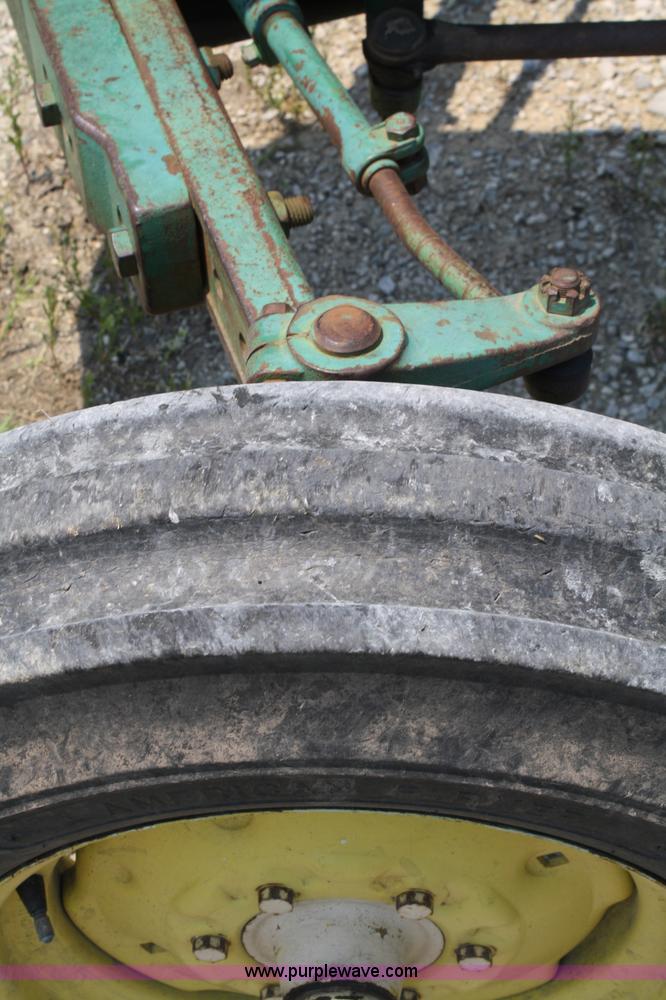 image for item 4979 1970 John Deere 1520 tractor