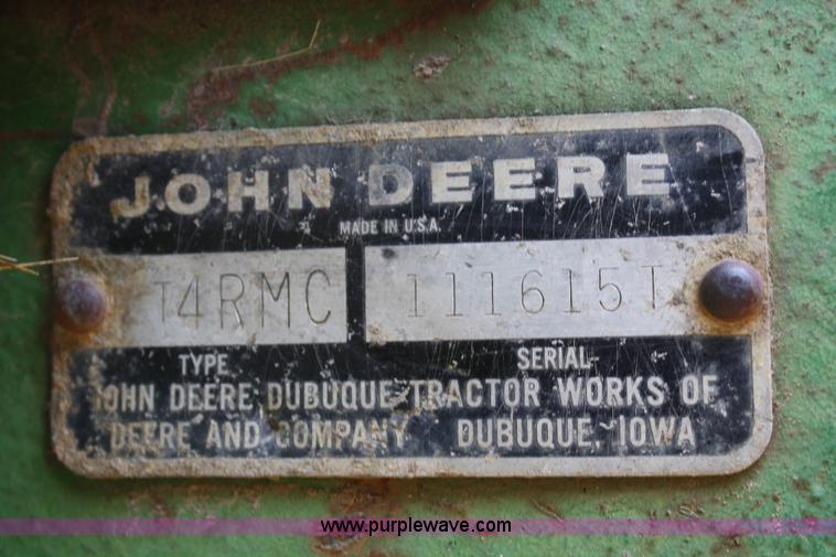 image for item 4979 1970 John Deere 1520 tractor