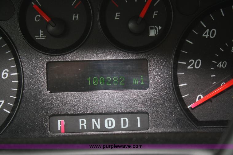 image for item 4990 2007 Ford Taurus SE