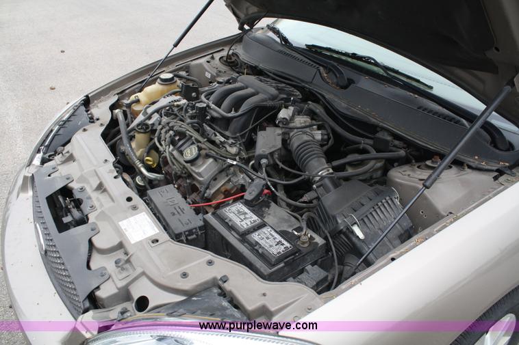 image for item 4990 2007 Ford Taurus SE
