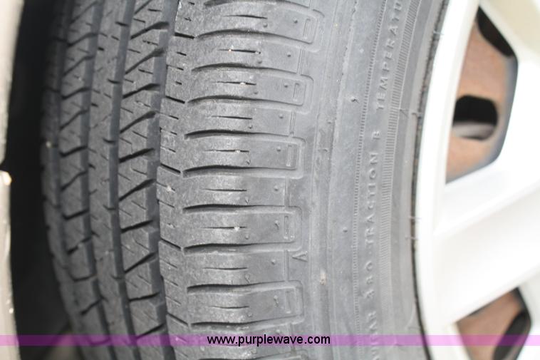 image for item 4990 2007 Ford Taurus SE