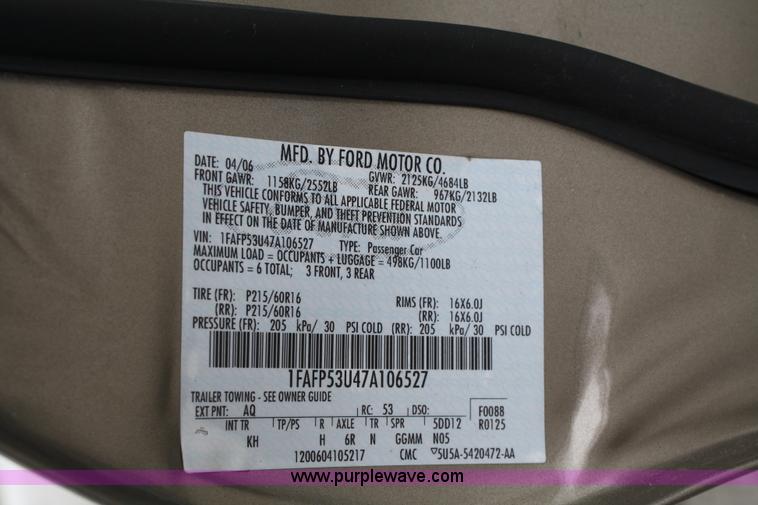 image for item 4990 2007 Ford Taurus SE