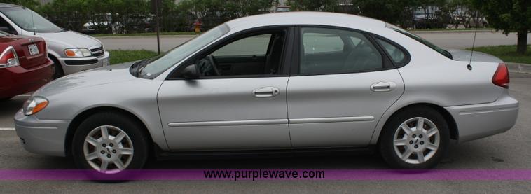 image for item 4991 2007 Ford Taurus SE
