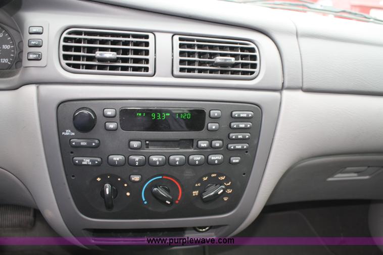 image for item 4991 2007 Ford Taurus SE