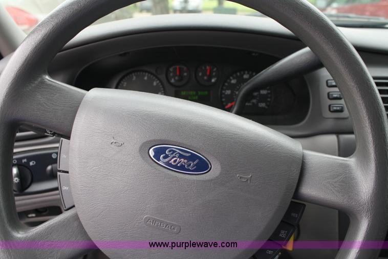 image for item 4991 2007 Ford Taurus SE
