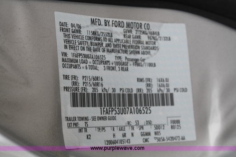 image for item 4991 2007 Ford Taurus SE