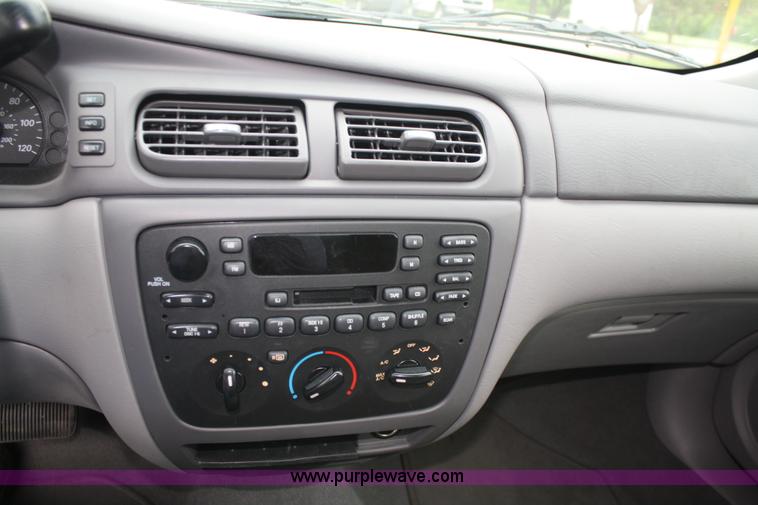 image for item 4992 2007 Ford Taurus SE
