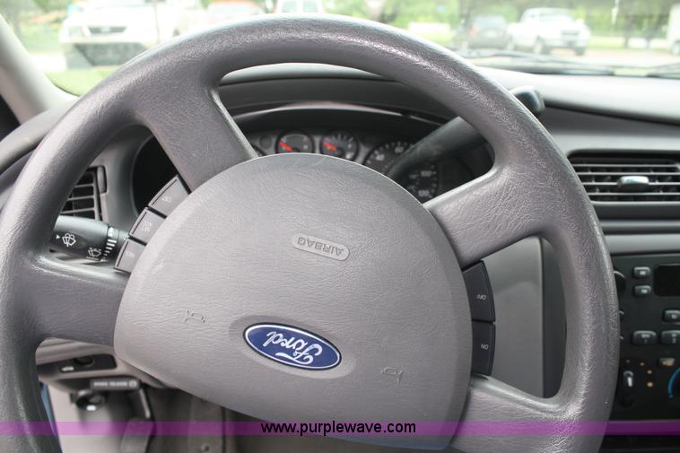 image for item 4992 2007 Ford Taurus SE