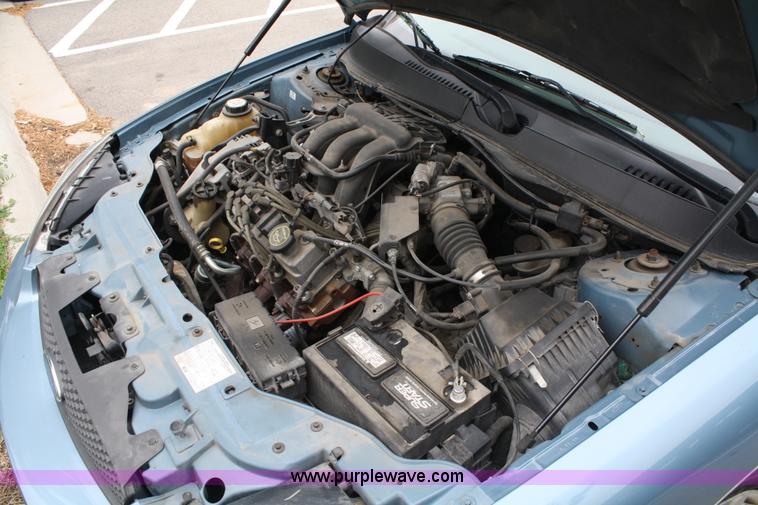 image for item 4992 2007 Ford Taurus SE