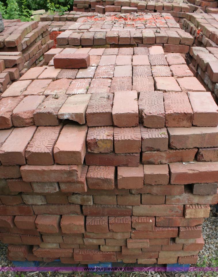 image for item 5002 Used paving bricks