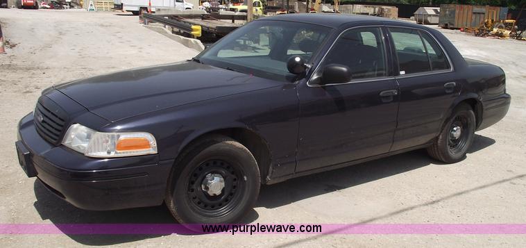 image for item 5541 2000 Ford Crown Victoria Police Interceptor