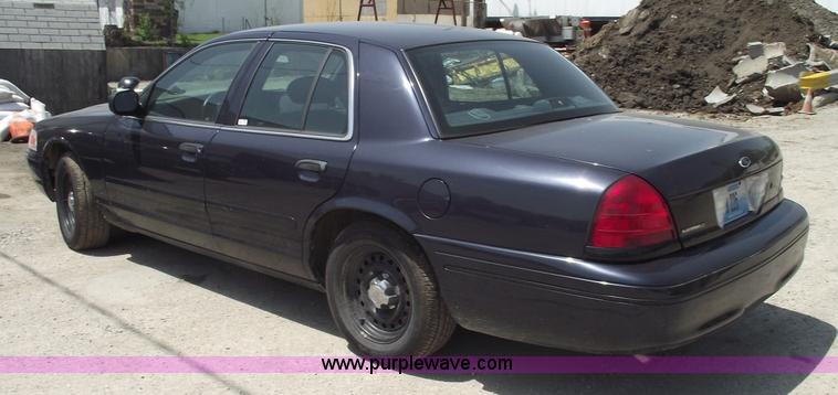 image for item 5541 2000 Ford Crown Victoria Police Interceptor