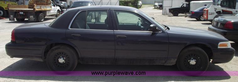 image for item 5541 2000 Ford Crown Victoria Police Interceptor