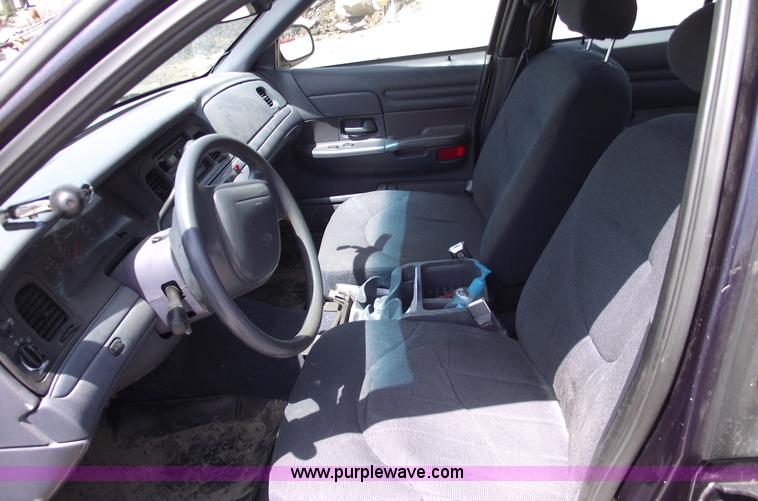 image for item 5541 2000 Ford Crown Victoria Police Interceptor