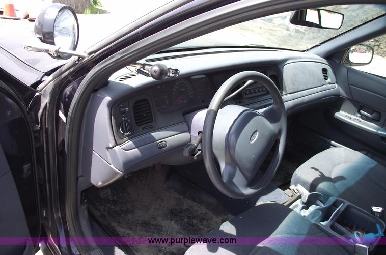 image for item 5541 2000 Ford Crown Victoria Police Interceptor