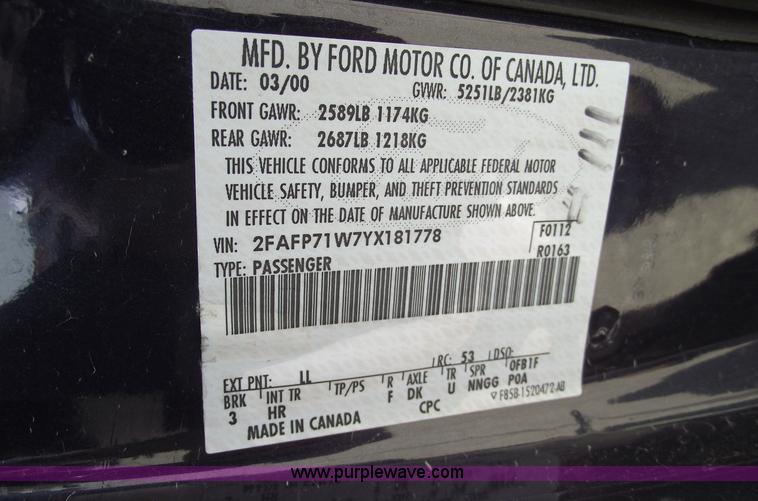 image for item 5541 2000 Ford Crown Victoria Police Interceptor