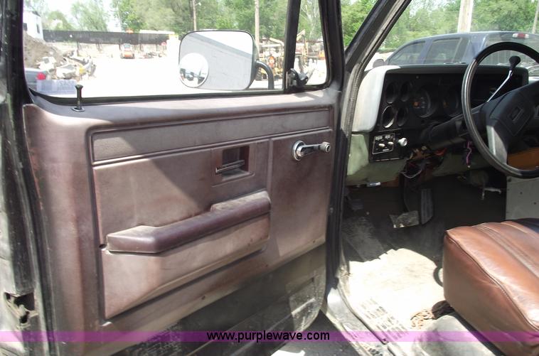 image for item 5542 1984 Chevrolet D30 SWAT team truck