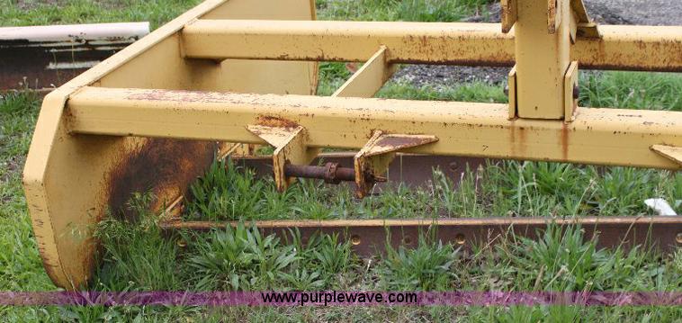 image for item 6081 Road boss 8' scraper