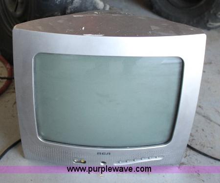 image for item 6126 (4) assorted tube televisions and CRT monitors
