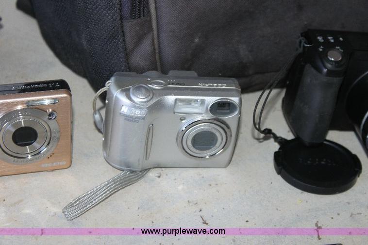 image for item 6127 Assorted electronics