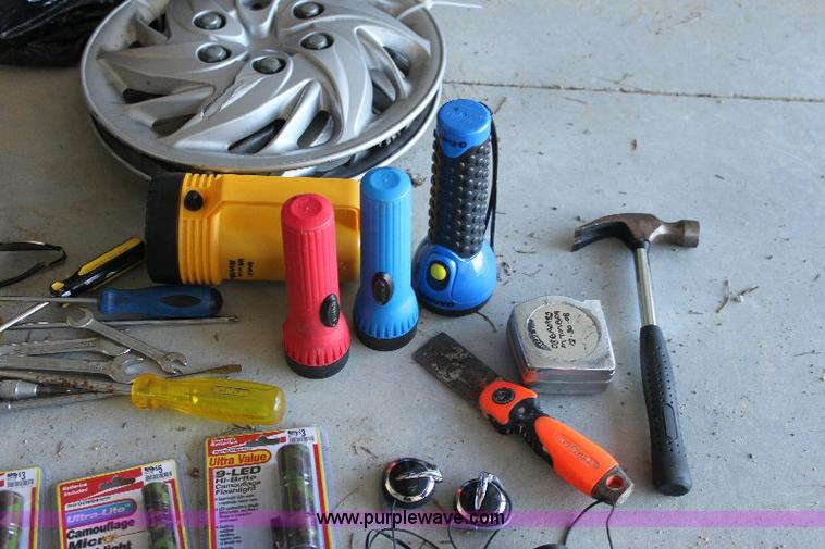 image for item 6128 Assorted household items