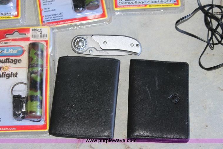 image for item 6128 Assorted household items