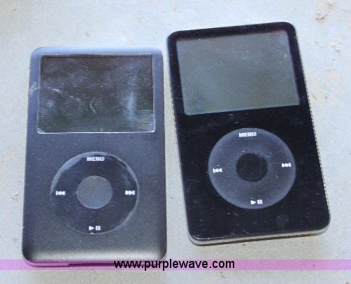 image for item 6130 Assorted iPods and accessories