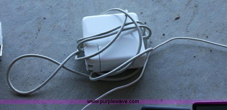 image for item 6130 Assorted iPods and accessories