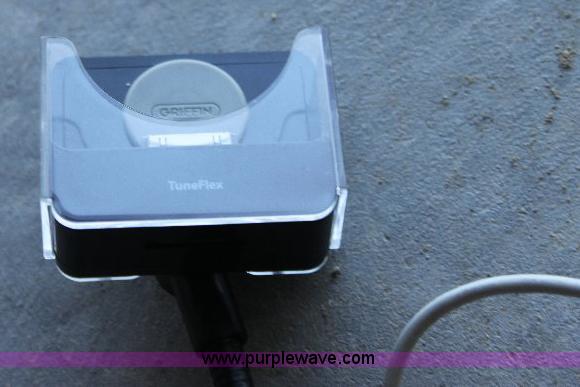 image for item 6130 Assorted iPods and accessories