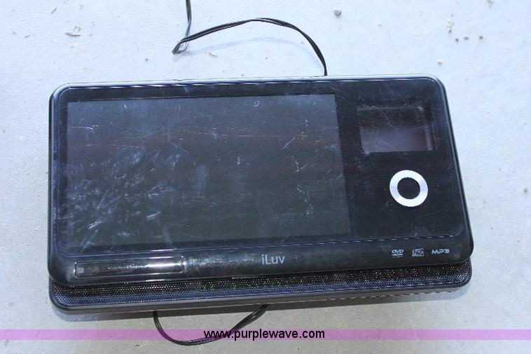 image for item 6130 Assorted iPods and accessories