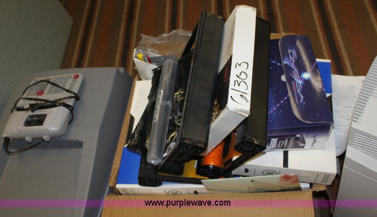 image for item 6233 Assorted electronics