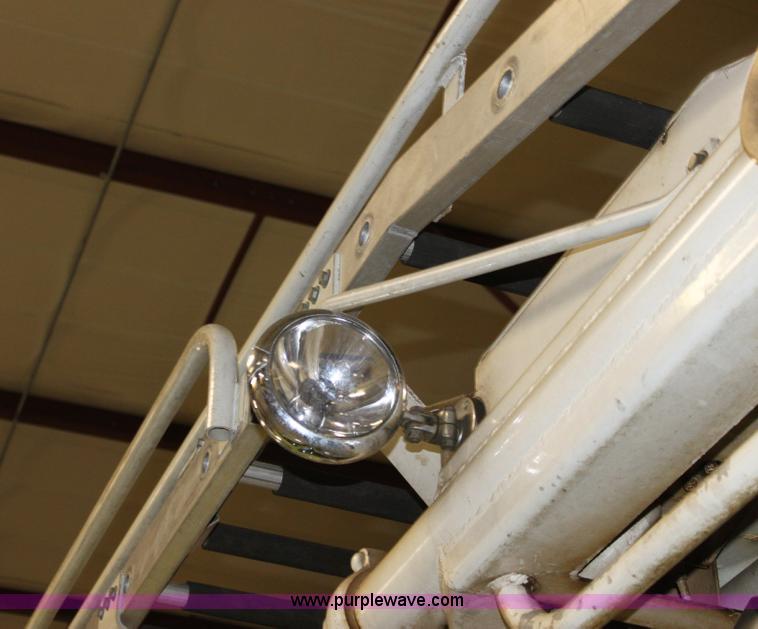 image for item 6319 1975 Ford 900 ladder truck