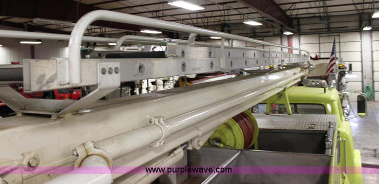 image for item 6319 1975 Ford 900 ladder truck