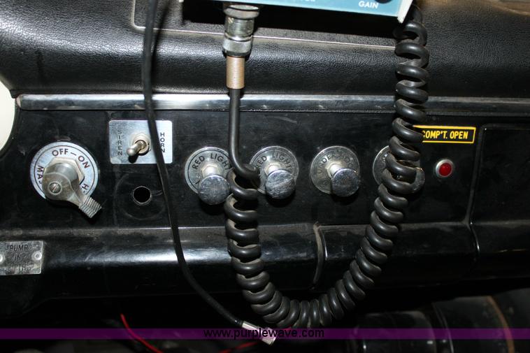 image for item 6319 1975 Ford 900 ladder truck