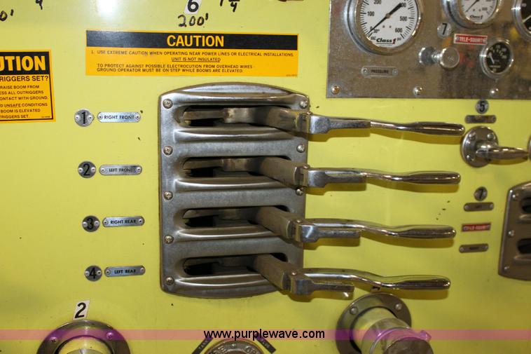 image for item 6319 1975 Ford 900 ladder truck