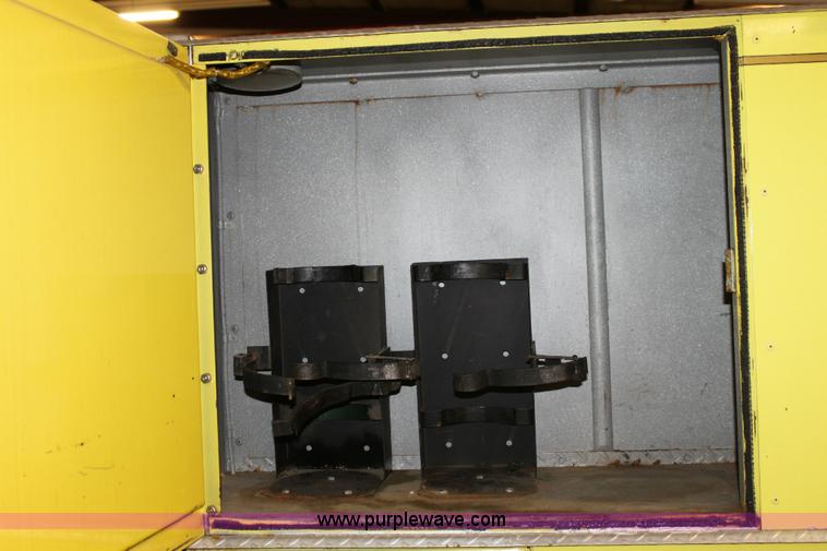 image for item 6319 1975 Ford 900 ladder truck