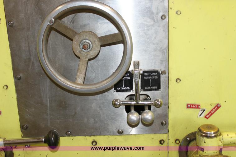 image for item 6319 1975 Ford 900 ladder truck