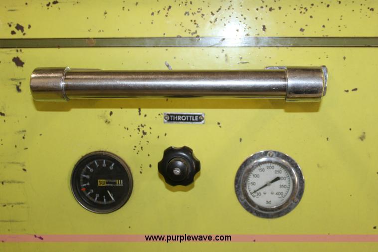 image for item 6319 1975 Ford 900 ladder truck