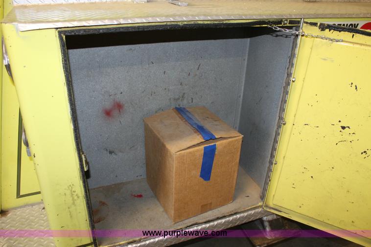 image for item 6319 1975 Ford 900 ladder truck