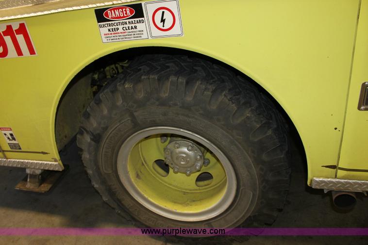 image for item 6319 1975 Ford 900 ladder truck