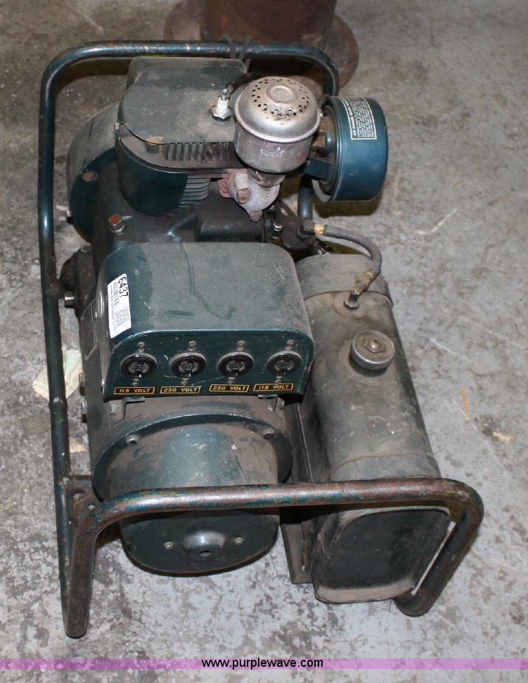 image for item 6437 Kohler 2.5M65 generator