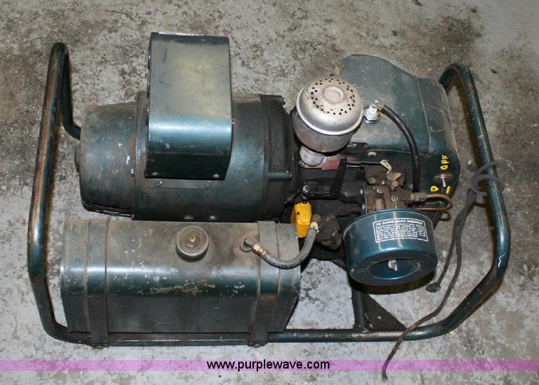 image for item 6437 Kohler 2.5M65 generator