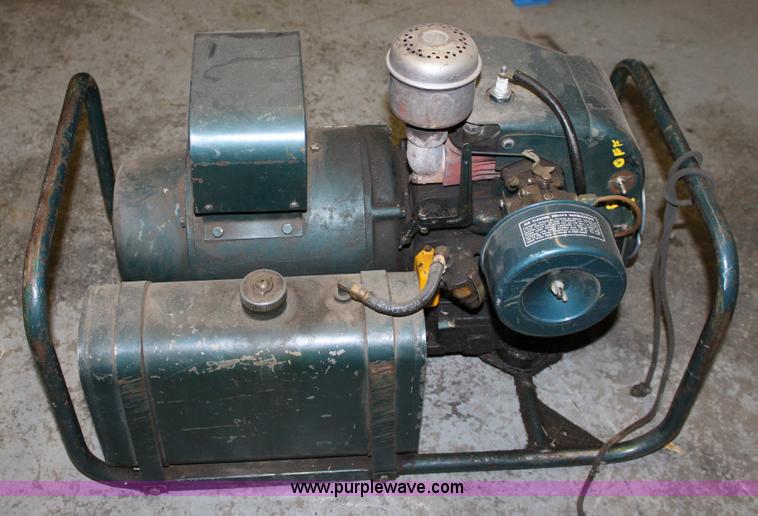 image for item 6437 Kohler 2.5M65 generator