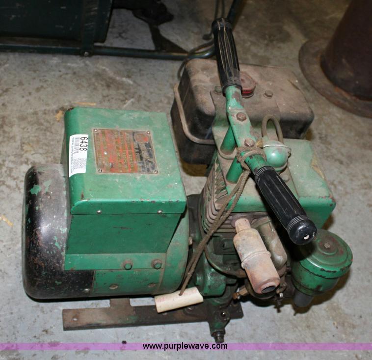 image for item 6438 Universal 21-B generator