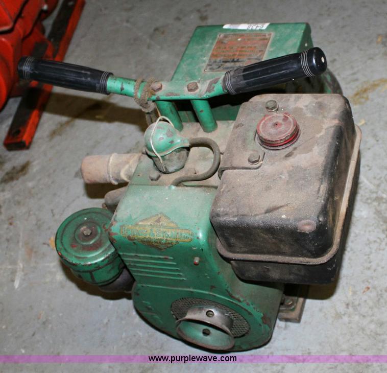 image for item 6438 Universal 21-B generator