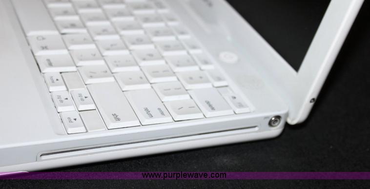 image for item 6491 (31) Apple iBook G4 laptop computers