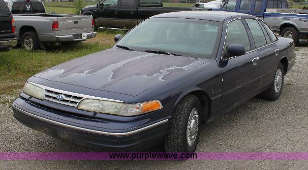 image for item 6532 1995 Ford Crown Victoria Police Interceptor
