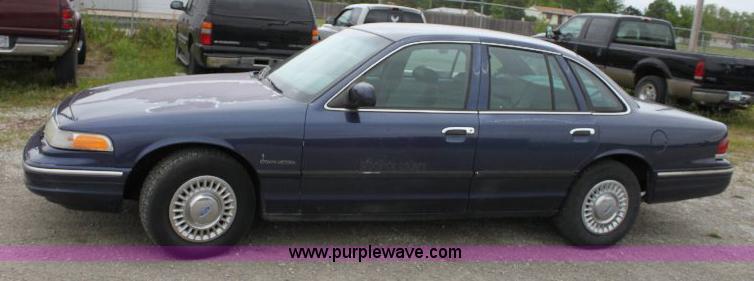 image for item 6532 1995 Ford Crown Victoria Police Interceptor
