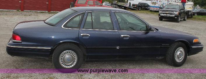 image for item 6532 1995 Ford Crown Victoria Police Interceptor